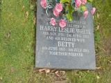 image number White Harry Leslie   183